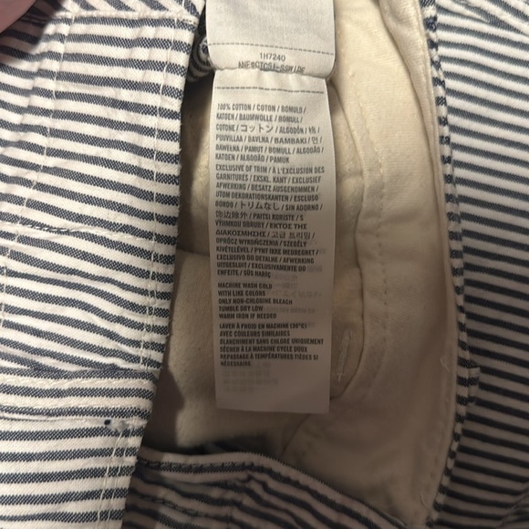 Abercrombie & Fitch Men's Navy and White Striped Shorts - Picture 5 of 8